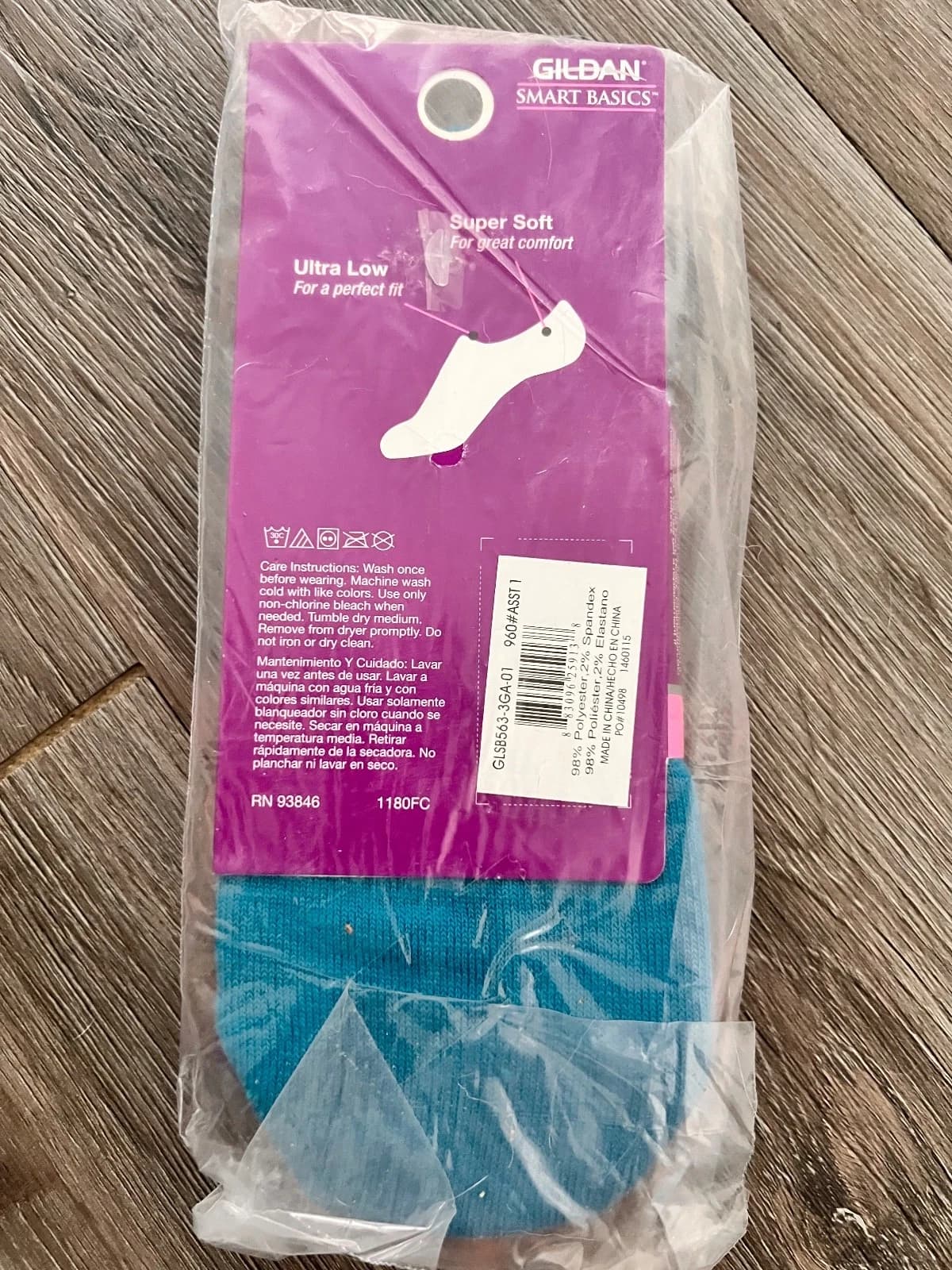 Gildan Girls' Ultra Low Liner Socks 3-pair - fit shoe sizes 10.5- 4