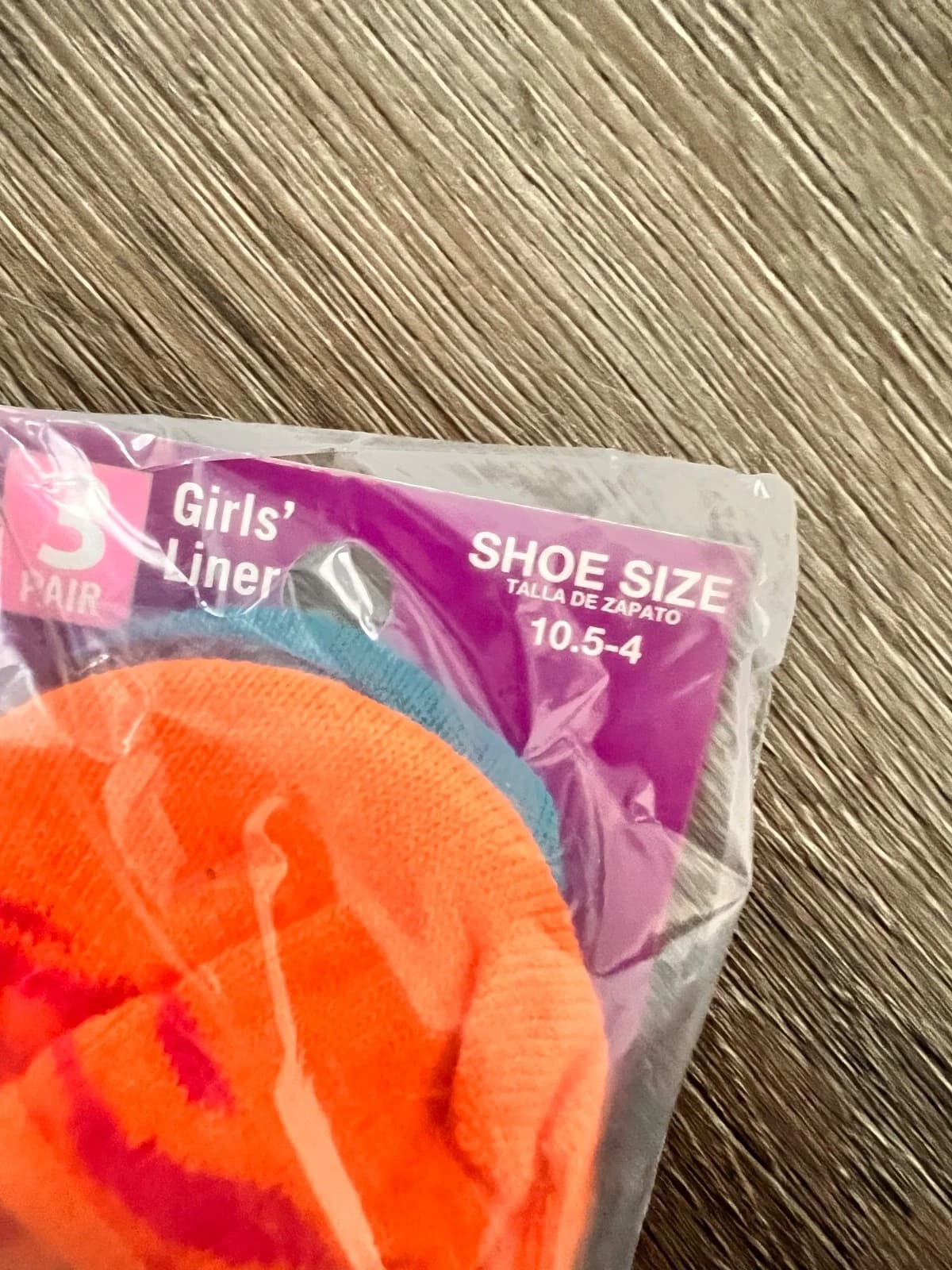 Gildan Girls' Ultra Low Liner Socks 3-pair - fit shoe sizes 10.5- 4